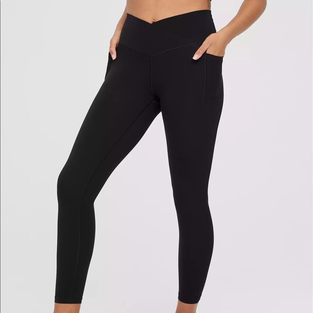OFFLINE By Aerie Real Me Xtra Crossover High Waisted Pocket Legging